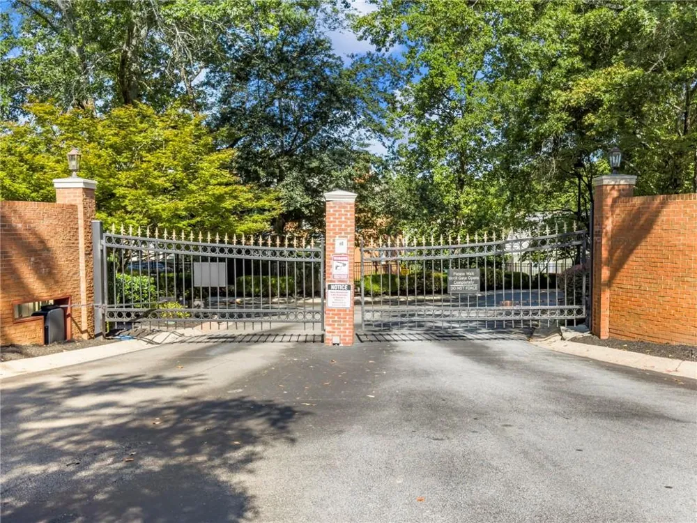 81 Mount Vernon Circle Sandy Springs, GA 30338