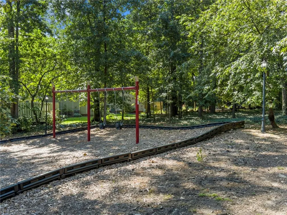 81 Mount Vernon Circle Sandy Springs, GA 30338