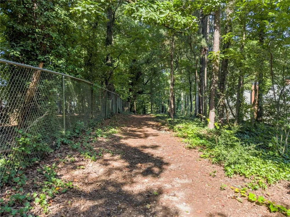 81 Mount Vernon Circle Sandy Springs, GA 30338