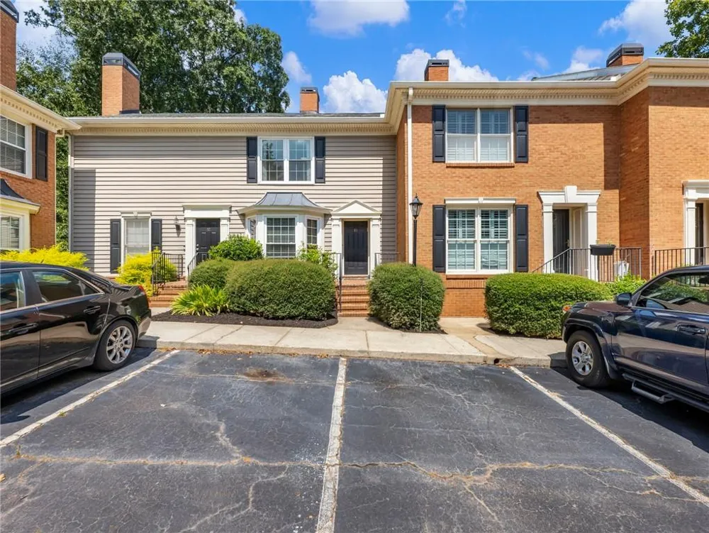 81 Mount Vernon Circle Sandy Springs, GA 30338