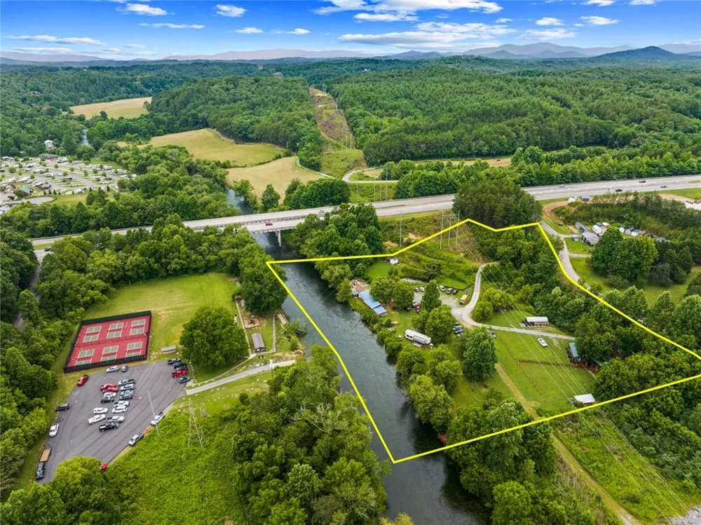 56 River Road Mineral Bluff, GA 30559