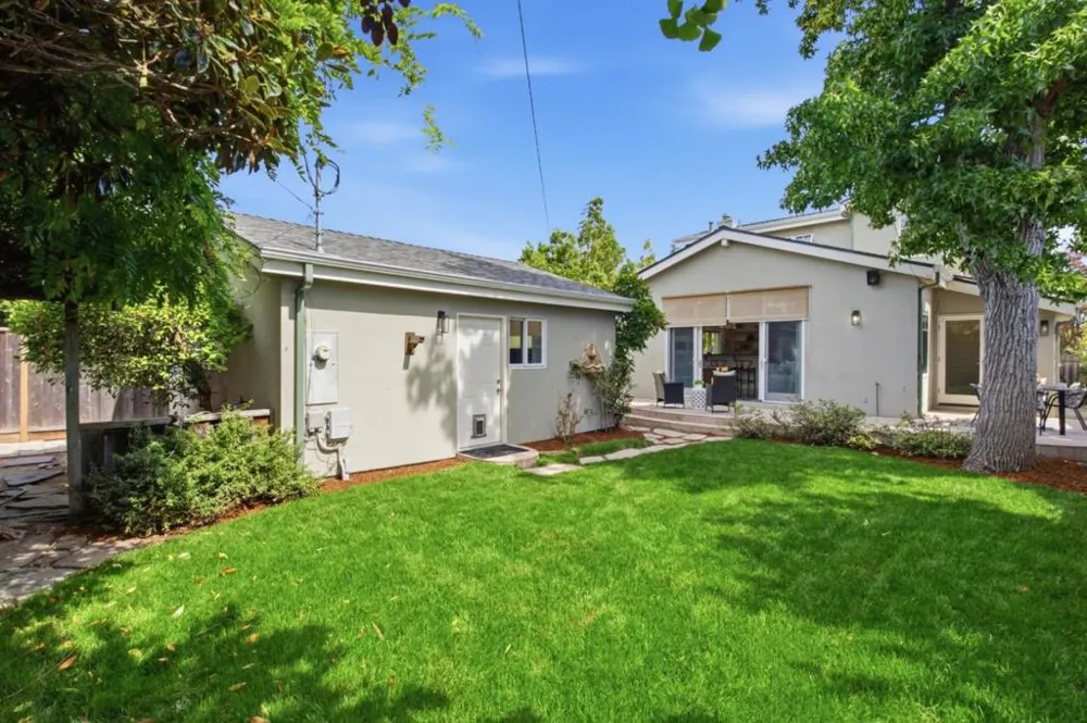 1030 Elm Street San Carlos, CA 94070