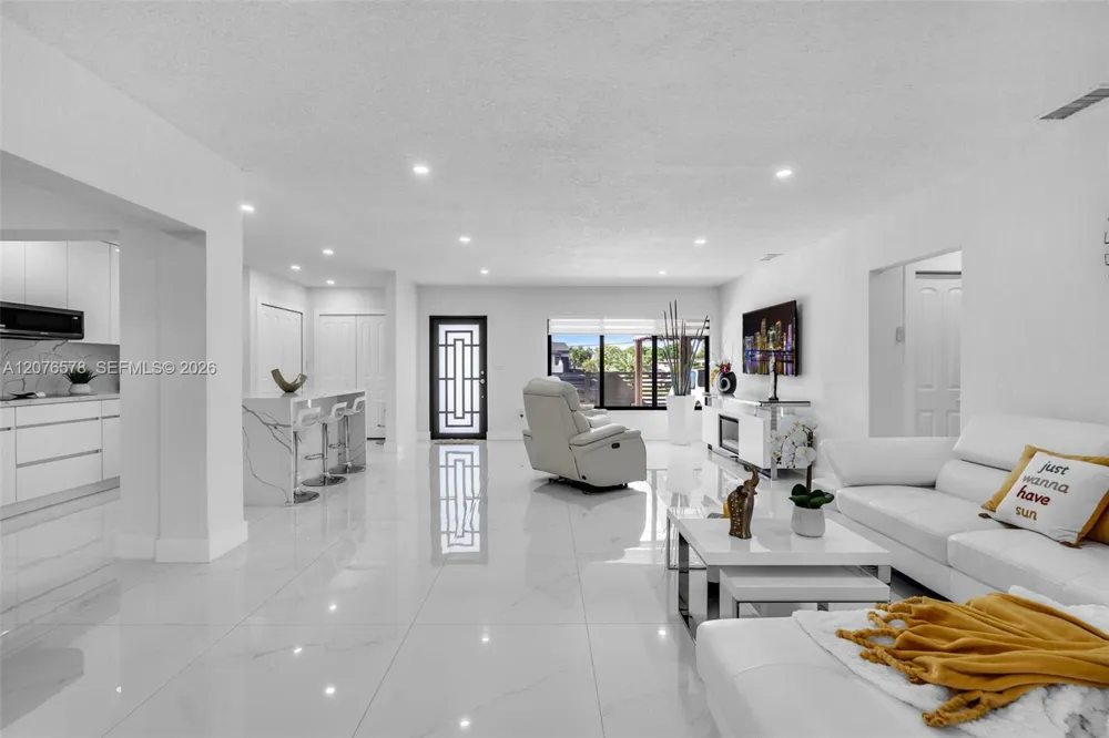 1270 W 64th Ter Hialeah, FL 33012