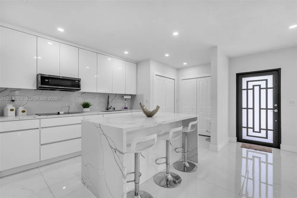 1270 W 64th Ter Hialeah, FL 33012
