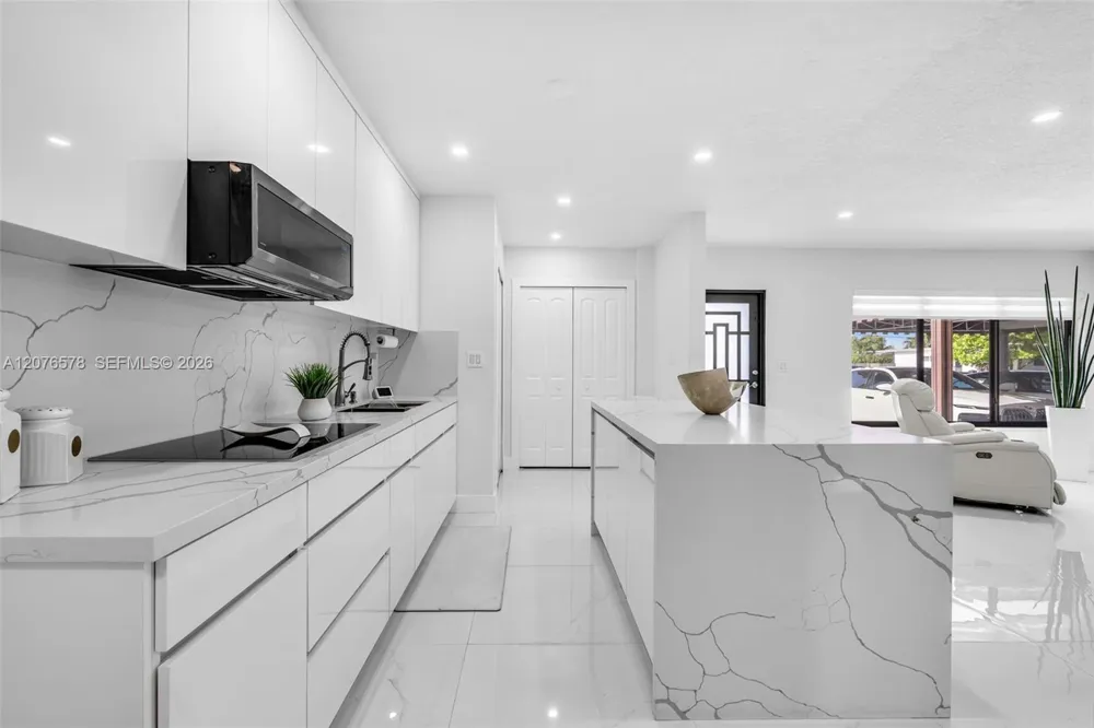 1270 W 64th Ter Hialeah, FL 33012