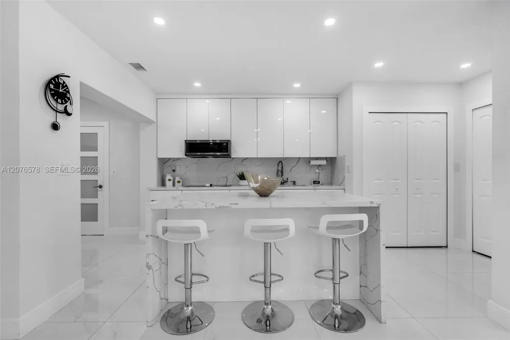 1270 W 64th Ter Hialeah, FL 33012