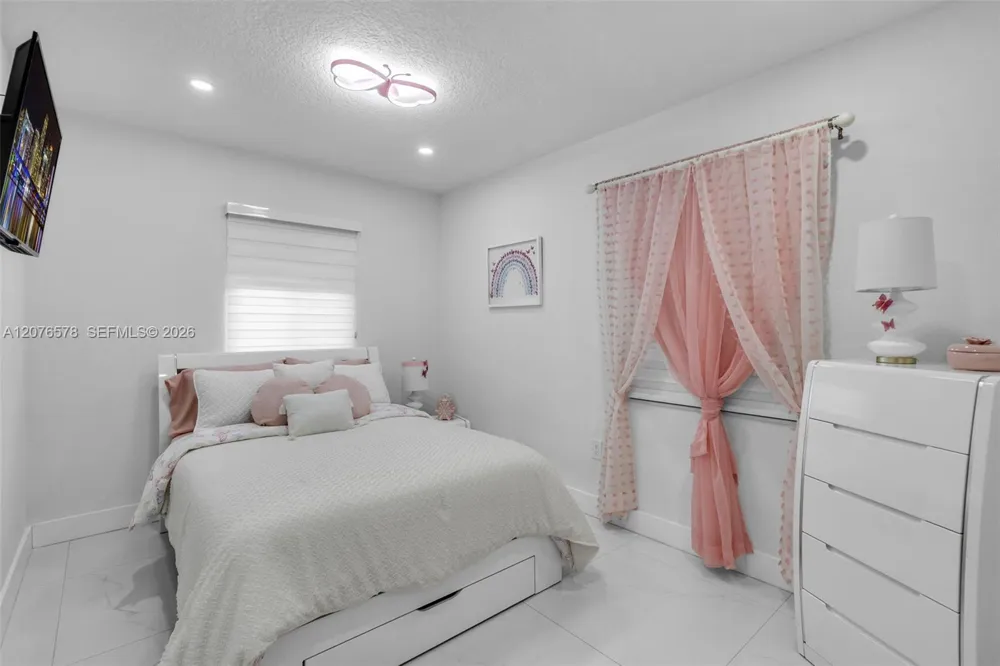 1270 W 64th Ter Hialeah, FL 33012