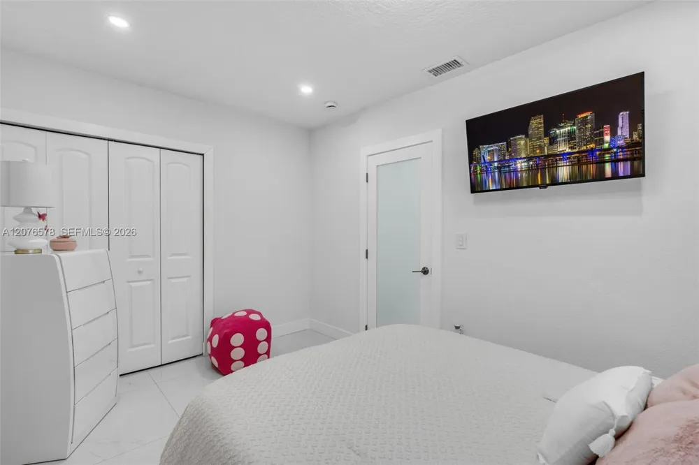 1270 W 64th Ter Hialeah, FL 33012