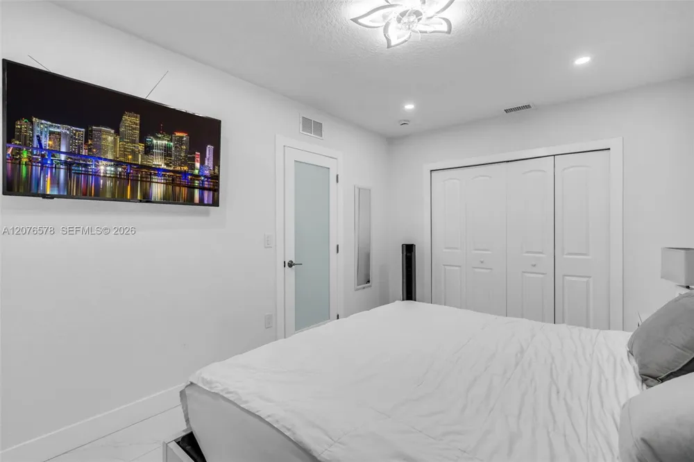 1270 W 64th Ter Hialeah, FL 33012