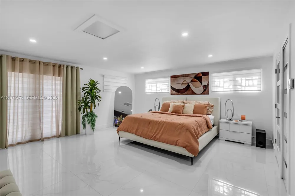 1270 W 64th Ter Hialeah, FL 33012