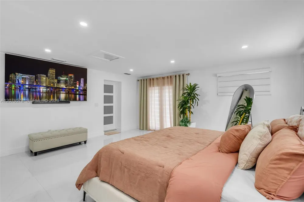 1270 W 64th Ter Hialeah, FL 33012