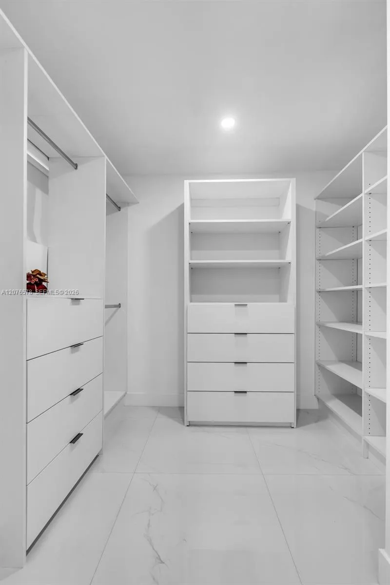 1270 W 64th Ter Hialeah, FL 33012