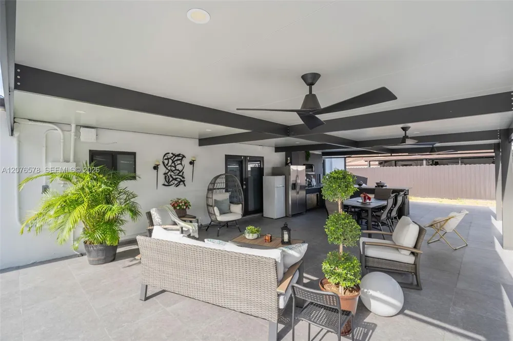 1270 W 64th Ter Hialeah, FL 33012