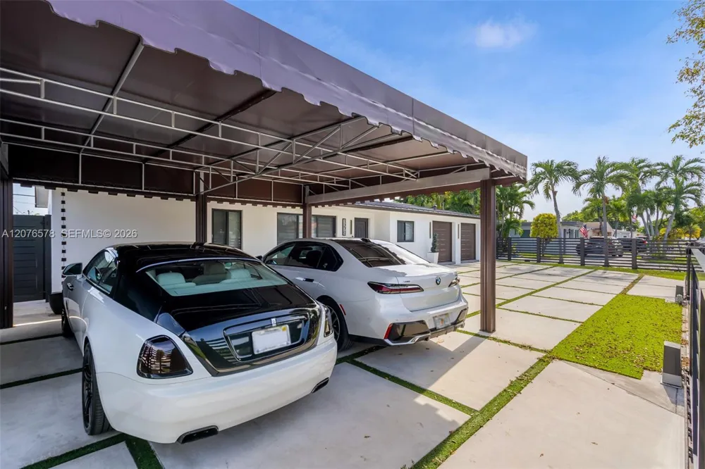 1270 W 64th Ter Hialeah, FL 33012
