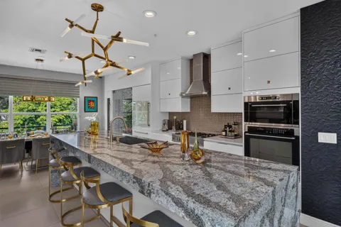 2900 NE 12th Terrace #22