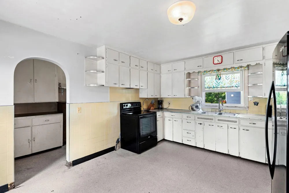 105 Locust Street E Three Oaks Village, MI 49128