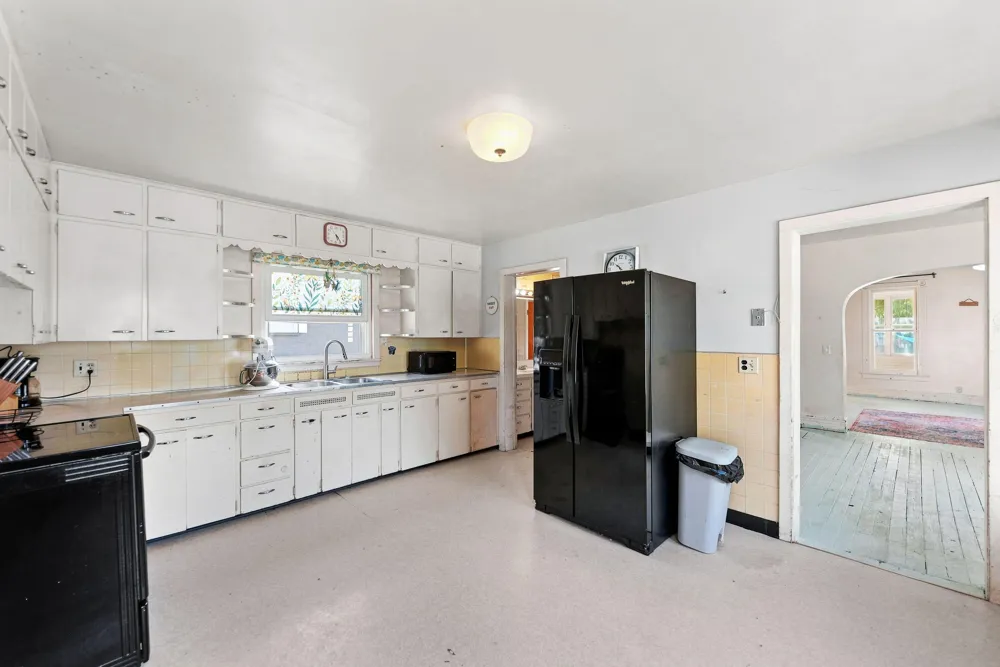 105 Locust Street E Three Oaks Village, MI 49128