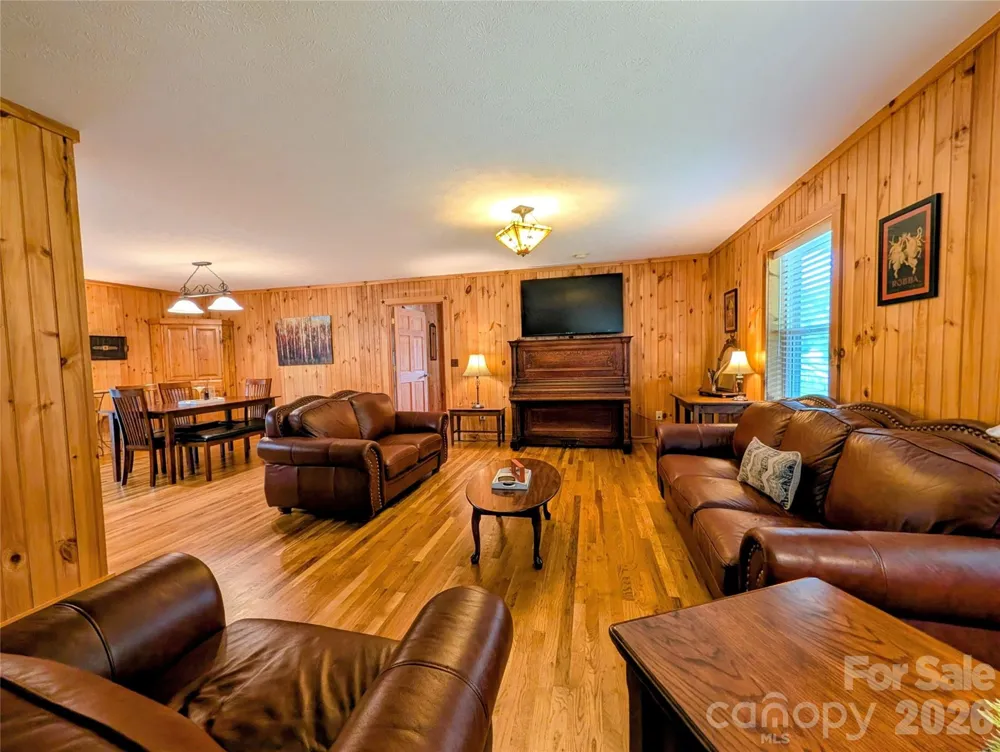 213 Rustling Pines Drive Hendersonville, NC 28792