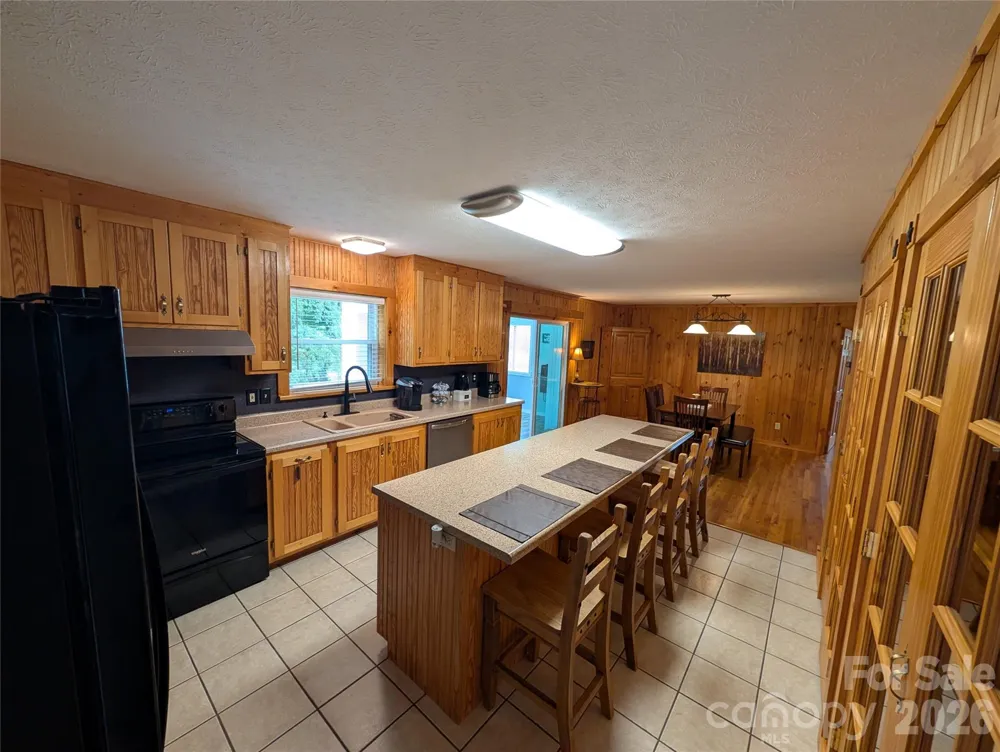 213 Rustling Pines Drive Hendersonville, NC 28792