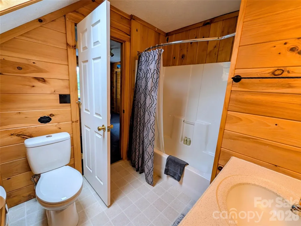 213 Rustling Pines Drive Hendersonville, NC 28792