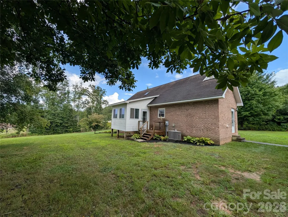 213 Rustling Pines Drive Hendersonville, NC 28792