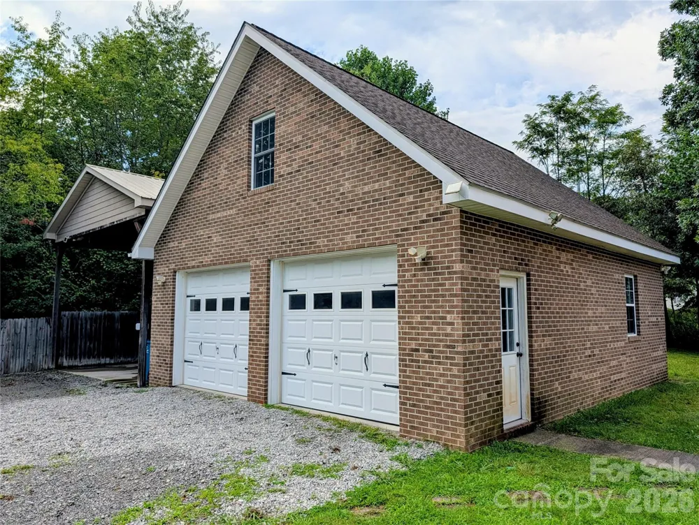 213 Rustling Pines Drive Hendersonville, NC 28792