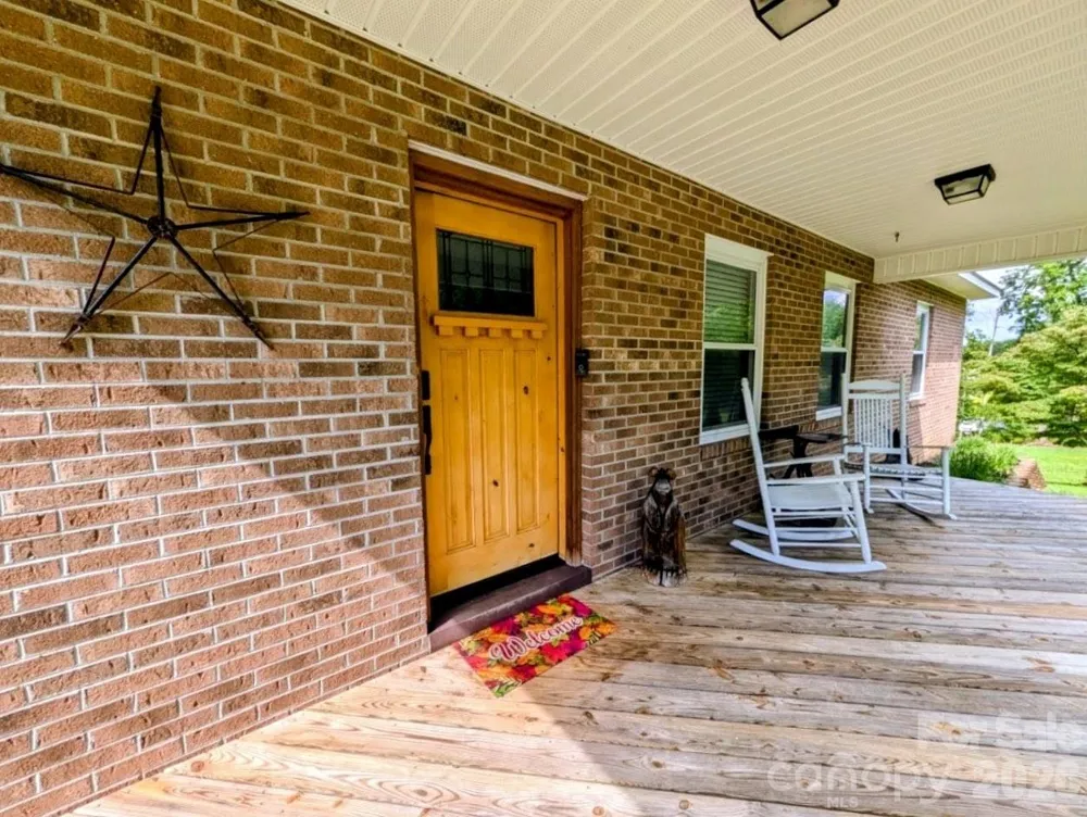 213 Rustling Pines Drive Hendersonville, NC 28792
