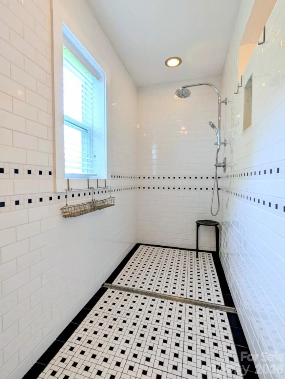 213 Rustling Pines Drive Hendersonville, NC 28792