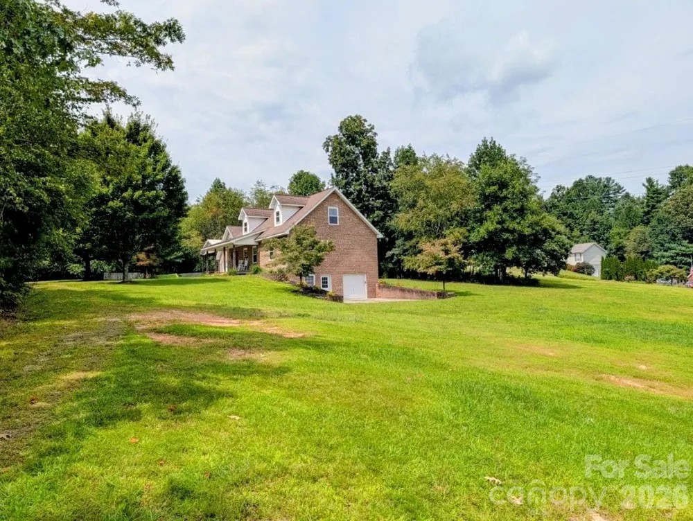 213 Rustling Pines Drive Hendersonville, NC 28792