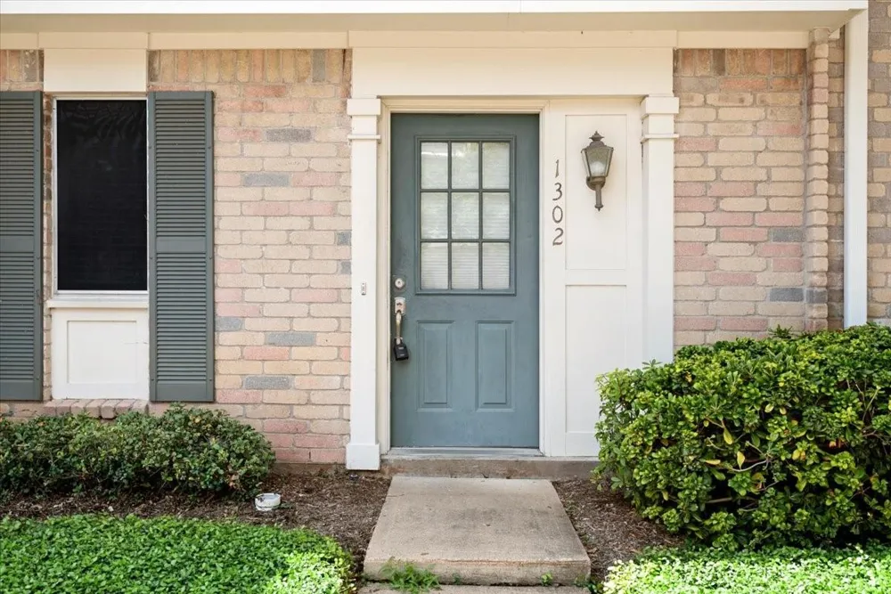 2810 Grants Lake Boulevard #1302 Sugar Land, TX 77479