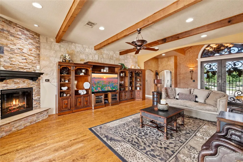 11271 Us Hwy 290 Harper, TX 78631