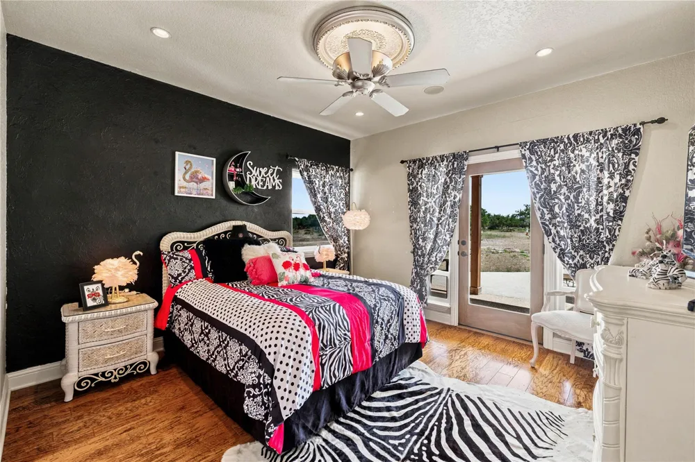 11271 Us Hwy 290 Harper, TX 78631