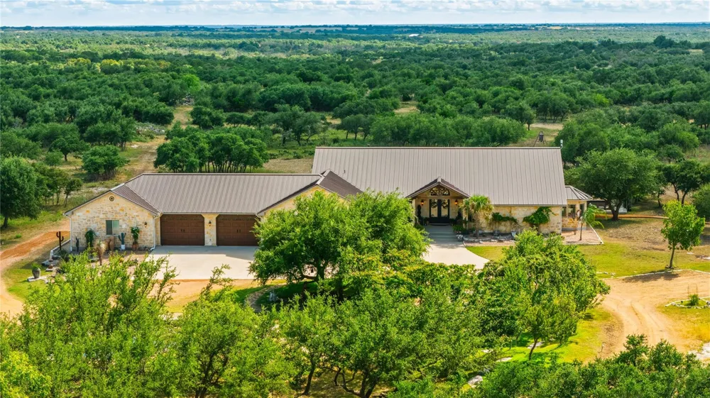 11271 Us Hwy 290 Harper, TX 78631
