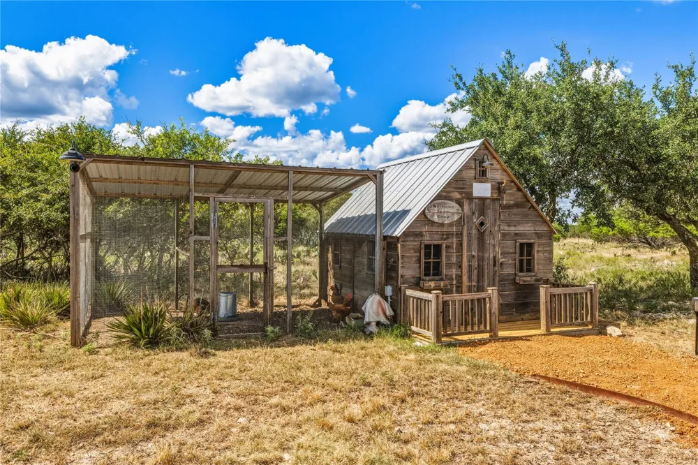11271 Us Hwy 290 Harper, TX 78631