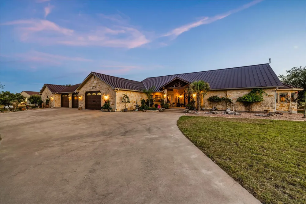 11271 Us Hwy 290 Harper, TX 78631