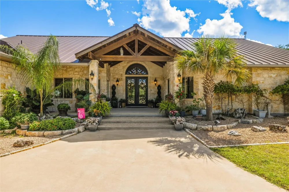 11271 Us Hwy 290 Harper, TX 78631