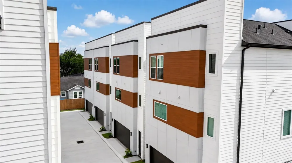 2423 Harrington Street Houston, TX 77026