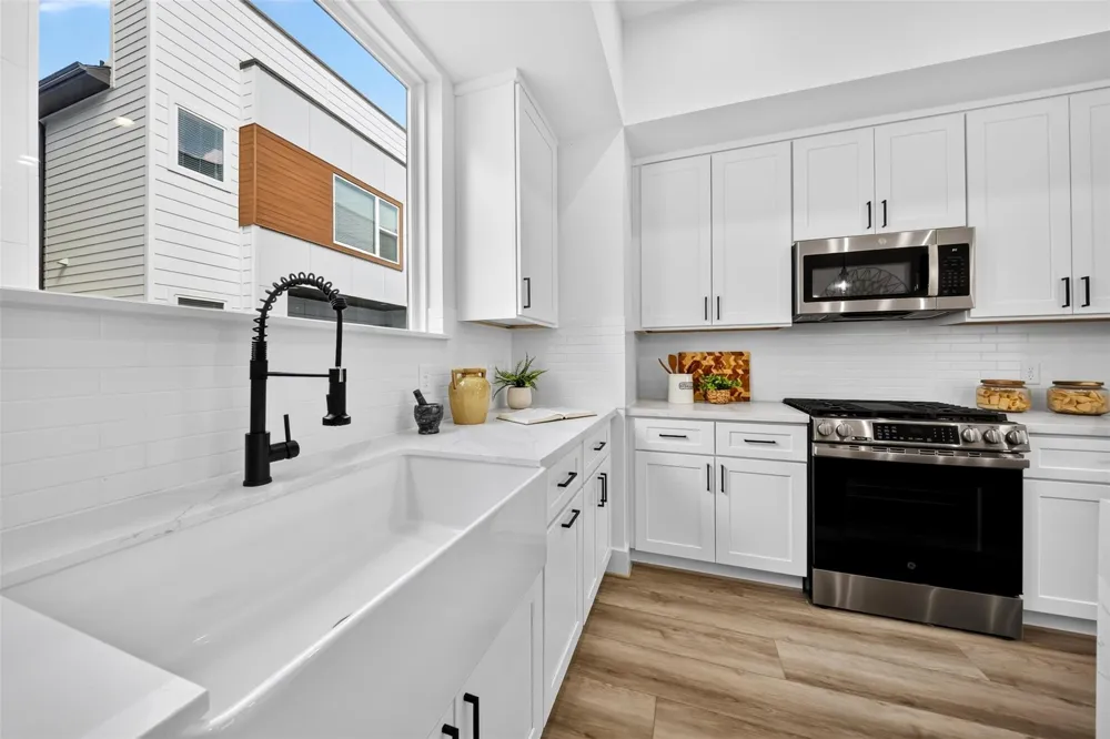 2423 Harrington Street Houston, TX 77026