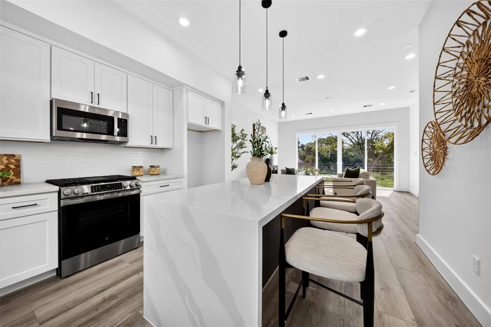 2423 Harrington Street Houston, TX 77026