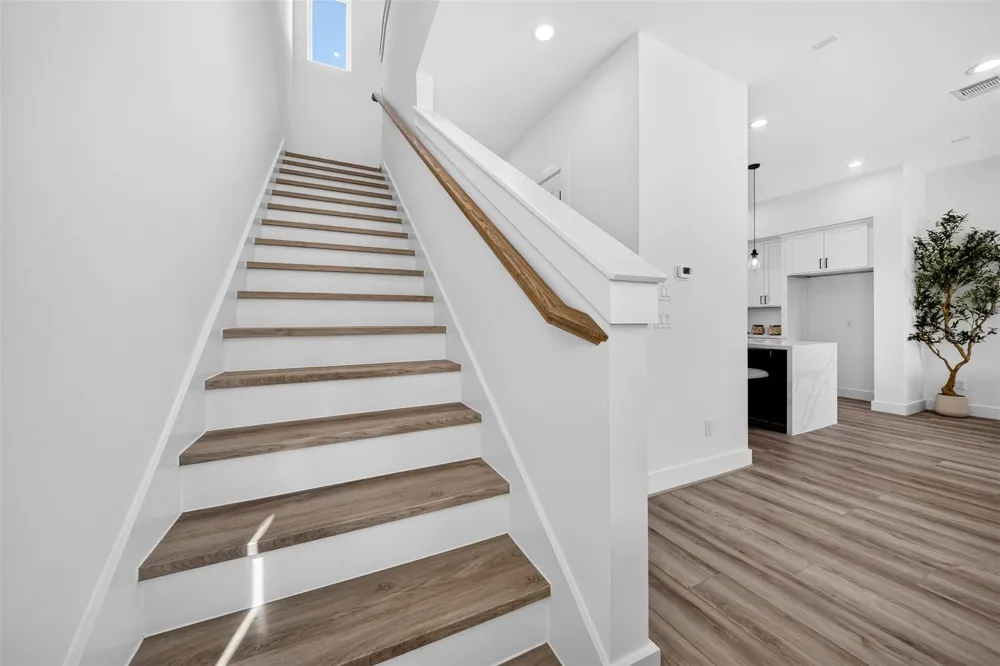 2423 Harrington Street Houston, TX 77026