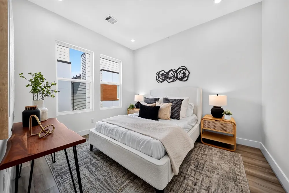 2423 Harrington Street Houston, TX 77026