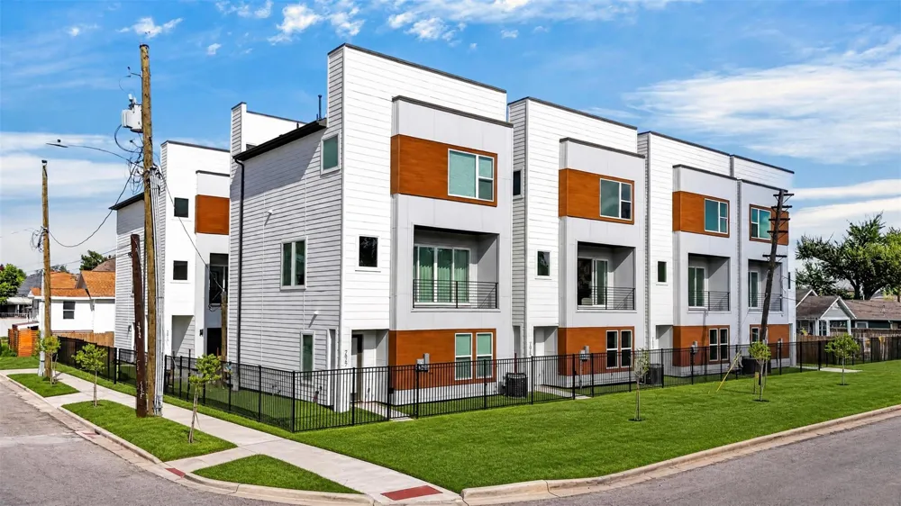 2423 Harrington Street Houston, TX 77026