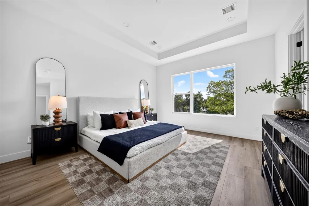2423 Harrington Street Houston, TX 77026