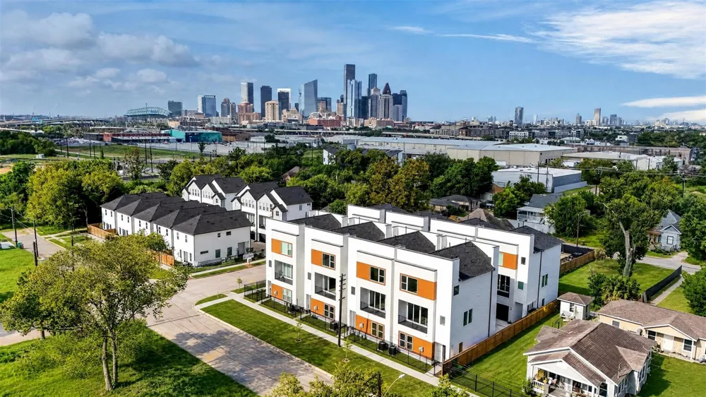 2423 Harrington Street Houston, TX 77026