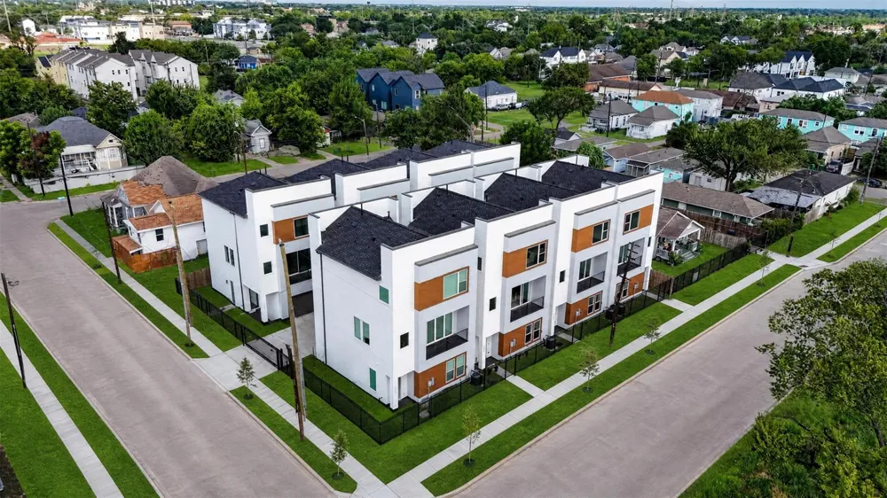 2423 Harrington Street Houston, TX 77026