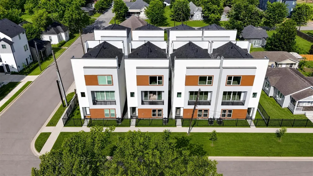 2423 Harrington Street Houston, TX 77026