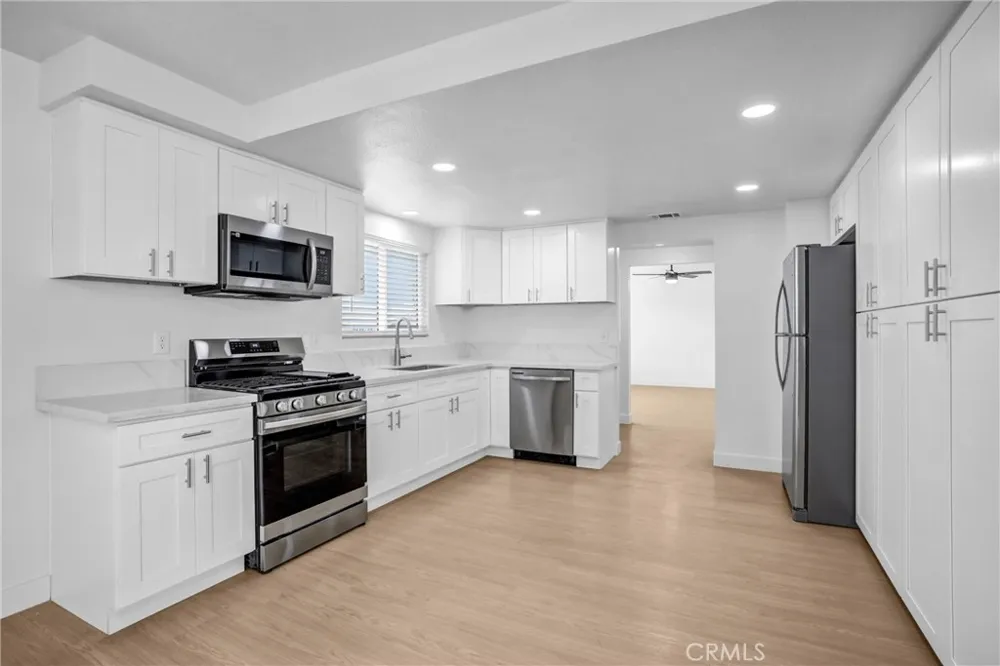 16410 Fontlee Lane Fontana, CA 92335
