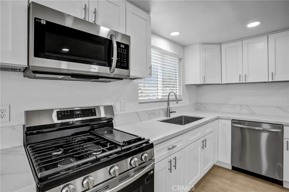16410 Fontlee Lane Fontana, CA 92335