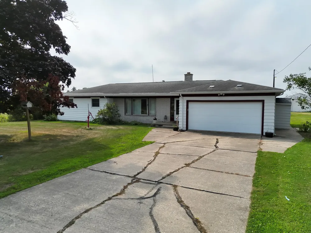 2095 Brettrager Drive Saginaw, MI 48601