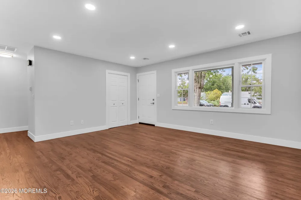 109 Edinburgh Court Toms River, NJ 08757